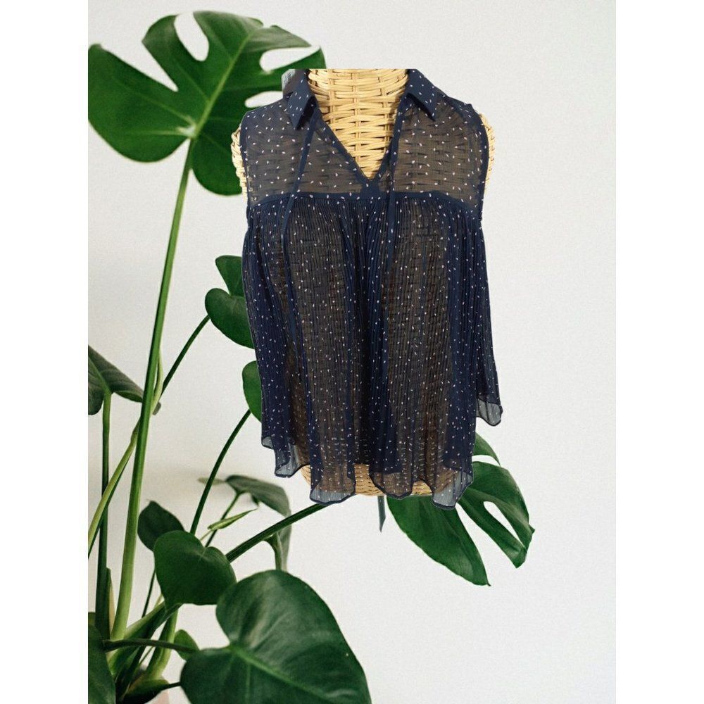 Womens Two Medium Tops  Lauren Conrad/Guess